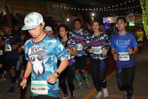 BIB: 1100, 0008, 27001, 22280
                            <button type="button" onclick="openModal(9884174)" class="btn btn-primary btn-sm float-right btn-popup" data-toggle="modal" data-target=".modal-high-quality">
                        <i class="fas fa-shopping-cart"></i> Add to Cart
                    </button>
                                            <button type="button" onclick="isThisMe(9884174, true)" class="btn btn-success btn-sm float-right btn-popup btn-isme hidden" data-toggle="tooltip" data-placement="bottom" title="นี่คือรูปของคุณใช่ไหม คลิกที่นี่เพื่อเอาเข้าอัลบั้ม">
                        <i class="fas fa-plus"></i> Add to album
                    </button>
                    <button type="button" onclick="isThisMe(9884174, false)" class="btn btn-warning btn-sm float-right btn-popup btn-isnotme hidden">
                        <i class="fas fa-ban"></i> Remove from album
                    </button>
